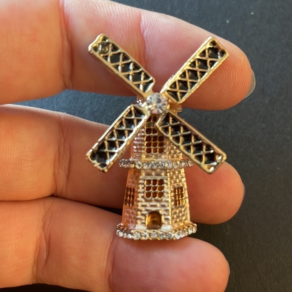 ANTHROPOLOGIE windmill  Gold Tone Brooch
